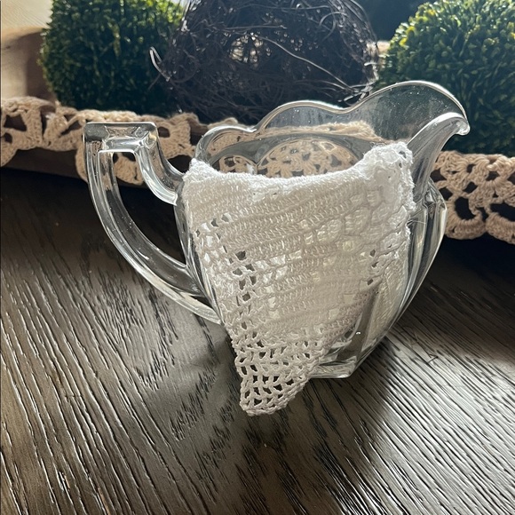 Other - Elegant Clear Glass pitcher